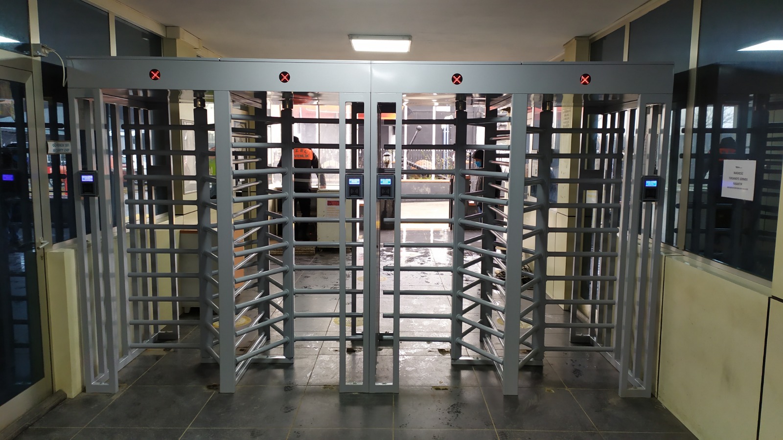 Boyalı boy turnikesi ve kart okuyucu sistemi projesi